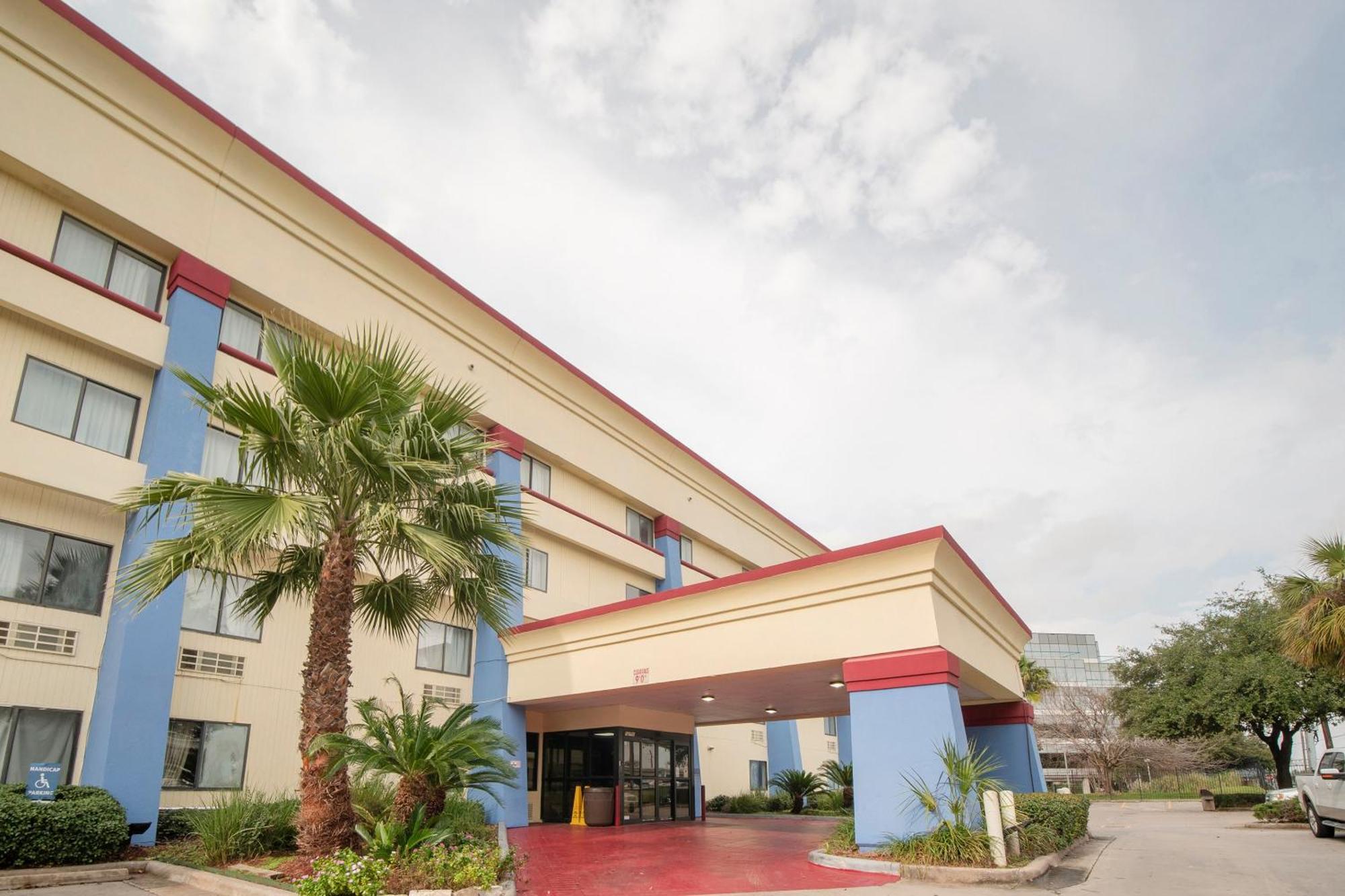 Oyo Townhouse Houston Airport North Hotel Exterior photo