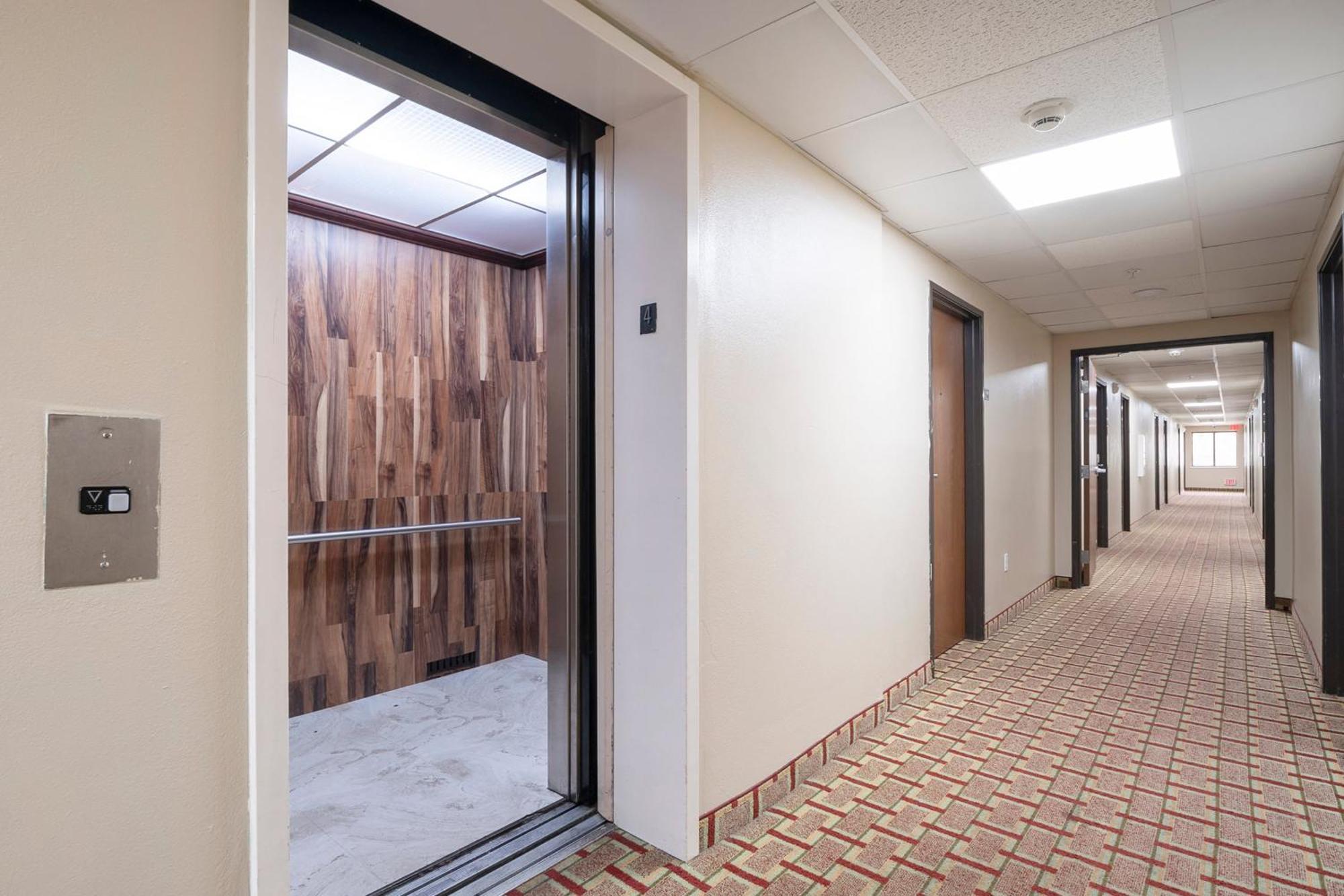 Oyo Townhouse Houston Airport North Hotel Exterior photo