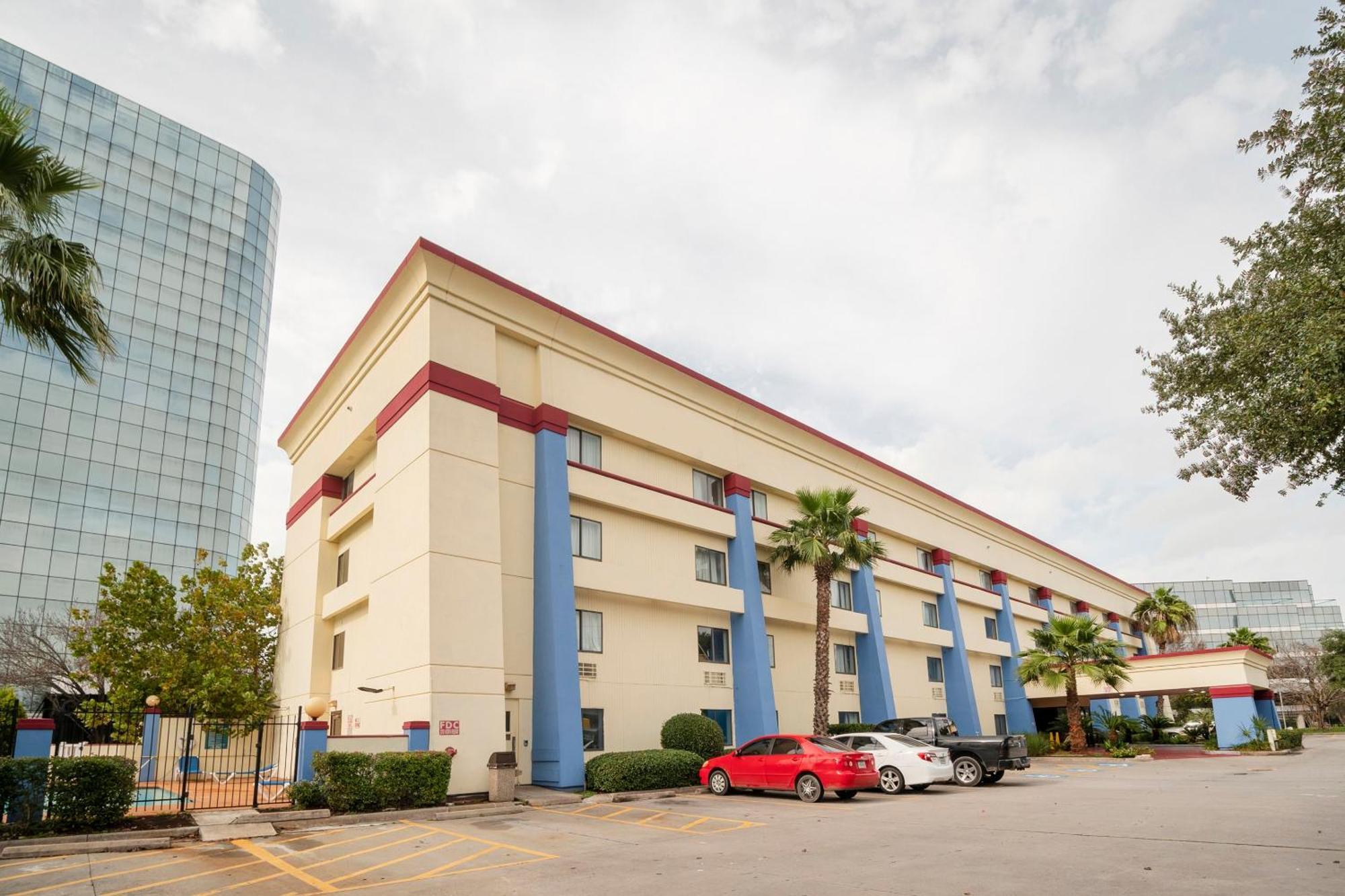 Oyo Townhouse Houston Airport North Hotel Exterior photo
